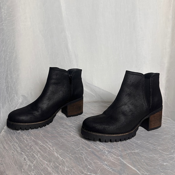 Carlos by Carlos Santana Black w/ Brown Chunky Block Heel Ankle Boots Gill - Picture 1 of 16